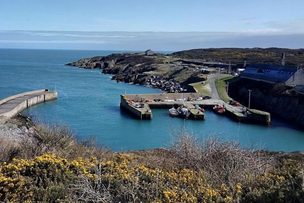Coastal Bungalow, Sleeps 5 And Ideal For Walkers Amlwch Εξωτερικό φωτογραφία